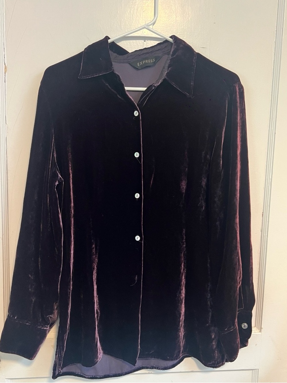 Vintage Express Purple Silk
Blend Velvet Relaxed fit button down Size M